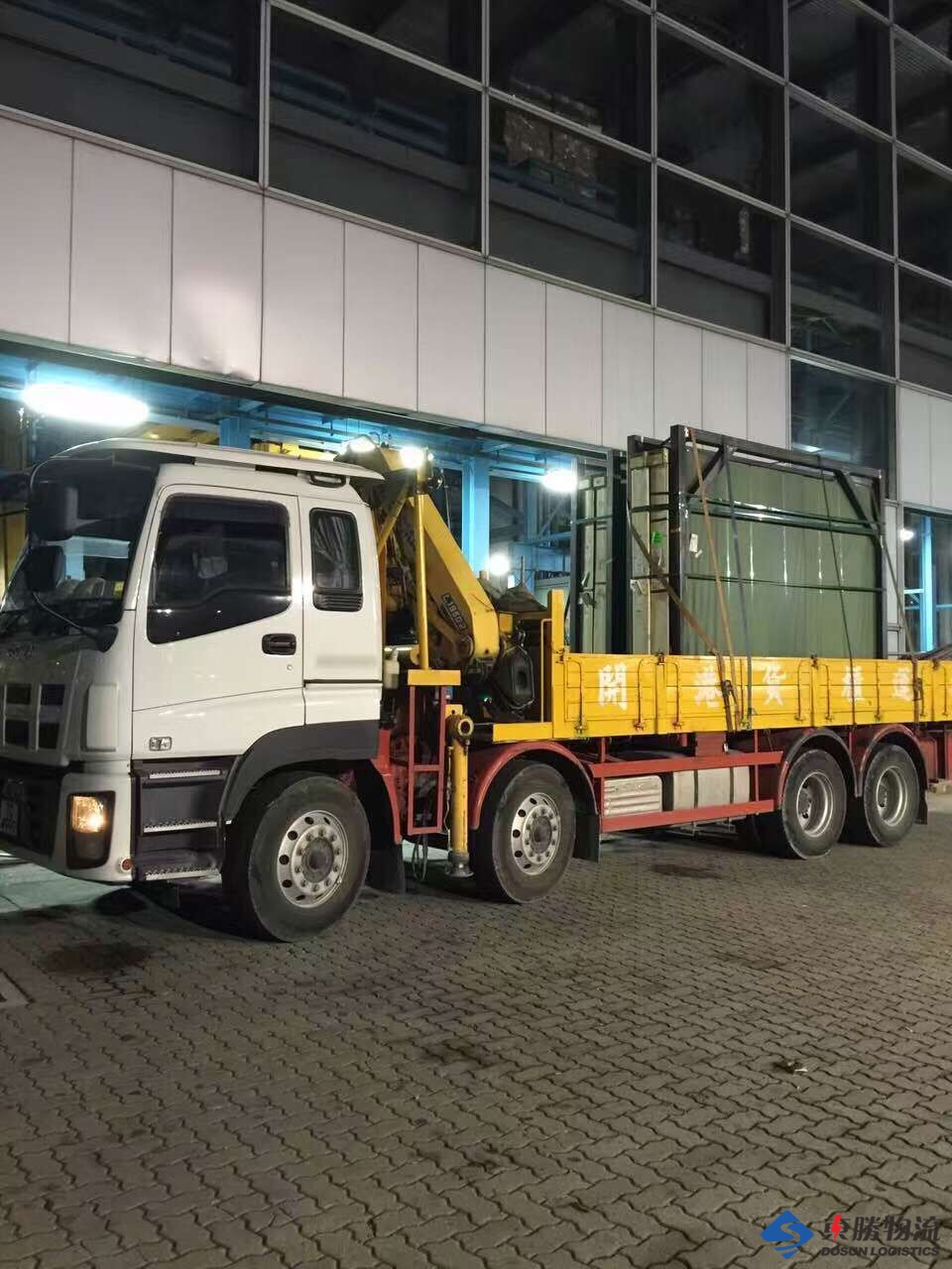 中港吊機(jī)車(chē)