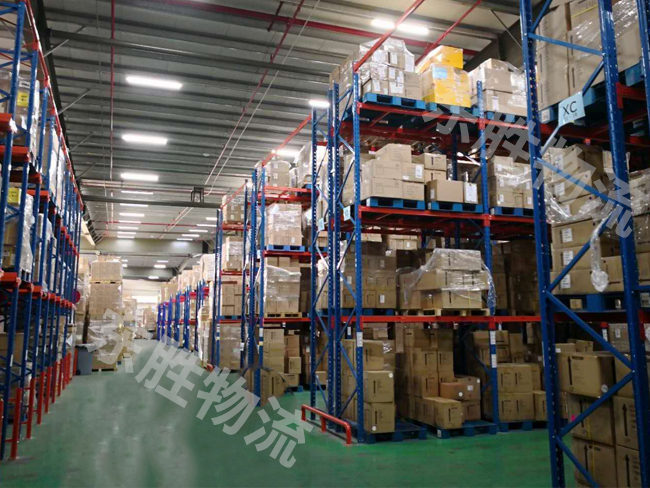 服裝運輸到香港，服裝進出口專線--東勝物流；深圳到香港物流,香港物流專線,深圳香港進出口,中港物流,香港深圳貨運運輸,深圳市東勝物流有限公司