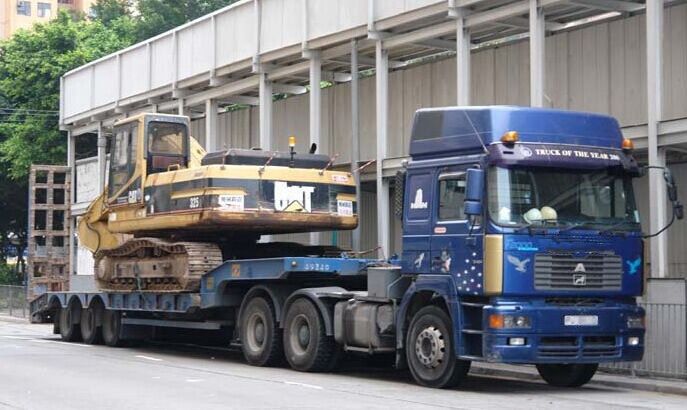 機(jī)械設(shè)備運(yùn)輸?shù)较愀蹖＞€--東勝物流；深圳到香港物流,香港物流專線,深圳香港進(jìn)出口,中港物流,香港深圳貨運(yùn)運(yùn)輸_深圳市東勝物流有限公司