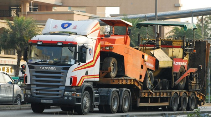 機(jī)械設(shè)備運(yùn)輸?shù)较愀蹖＞€--東勝物流；深圳到香港物流,香港物流專線,深圳香港進(jìn)出口,中港物流,香港深圳貨運(yùn)運(yùn)輸_深圳市東勝物流有限公司