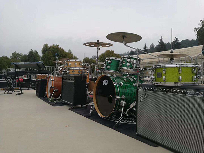 演唱會周邊設(shè)備物流到香港；深圳到香港物流-香港物流專線-中港貨運(yùn)物流運(yùn)輸專線-佛山到香港物流專線-一般貿(mào)易進(jìn)出口報關(guān)代理-倉儲配送-深圳市東勝物流有限公司