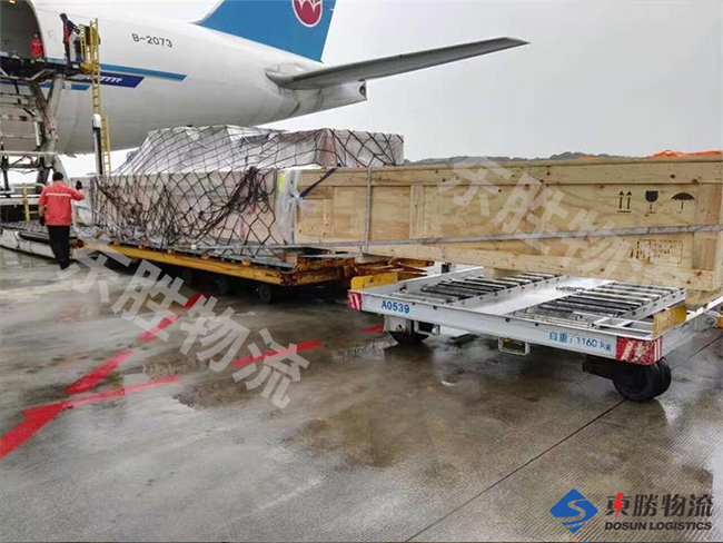 香港進(jìn)口空運(yùn)深圳的基本流程；深圳到香港物流-香港物流專線-中港貨運(yùn)物流運(yùn)輸專線-佛山到香港物流專線-一般貿(mào)易進(jìn)出口報(bào)關(guān)代理-倉儲配送-深圳市東勝物流有限公司