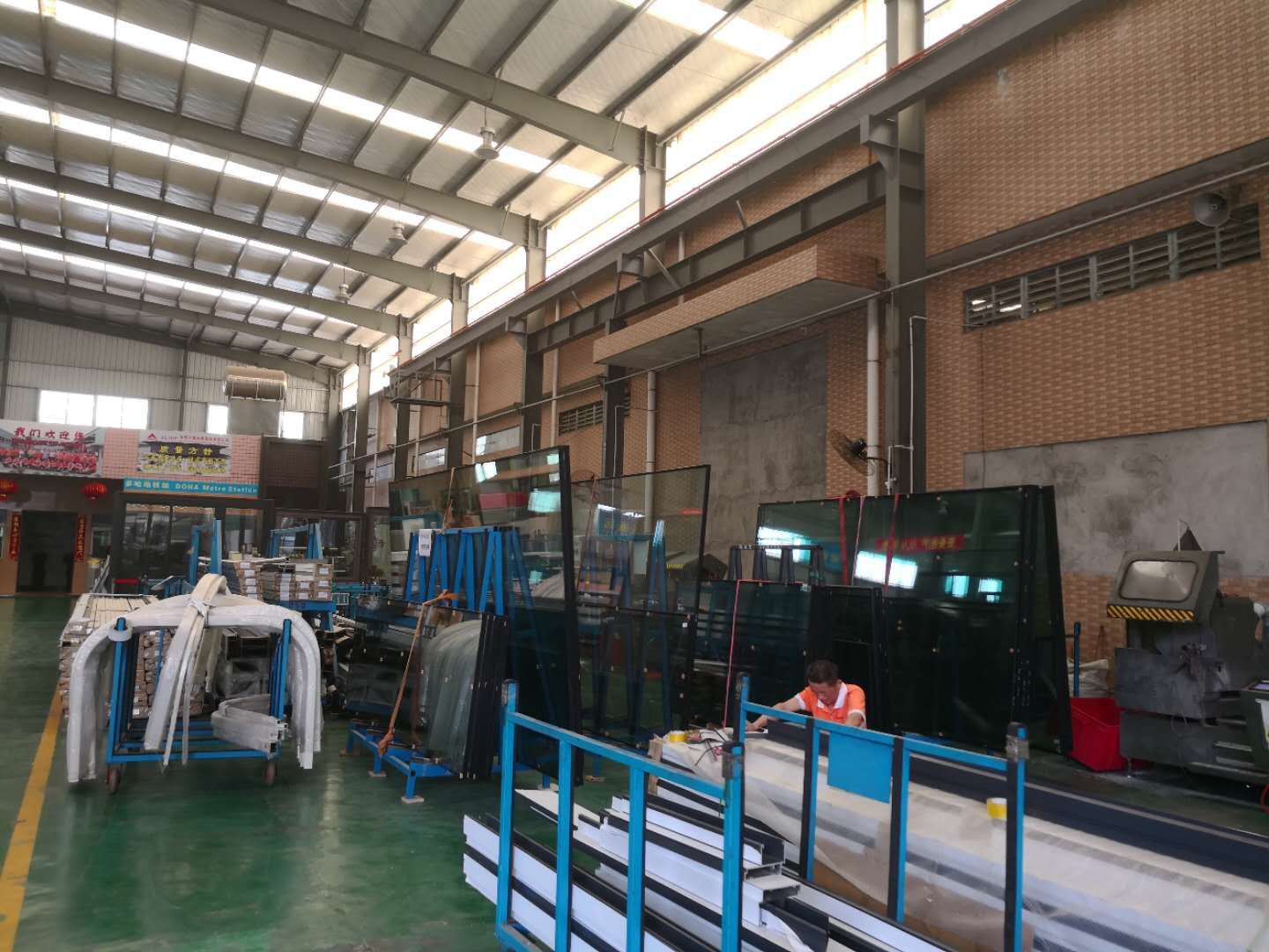 深圳東勝物流，香港提貨、交倉、香港本地派送業(yè)務